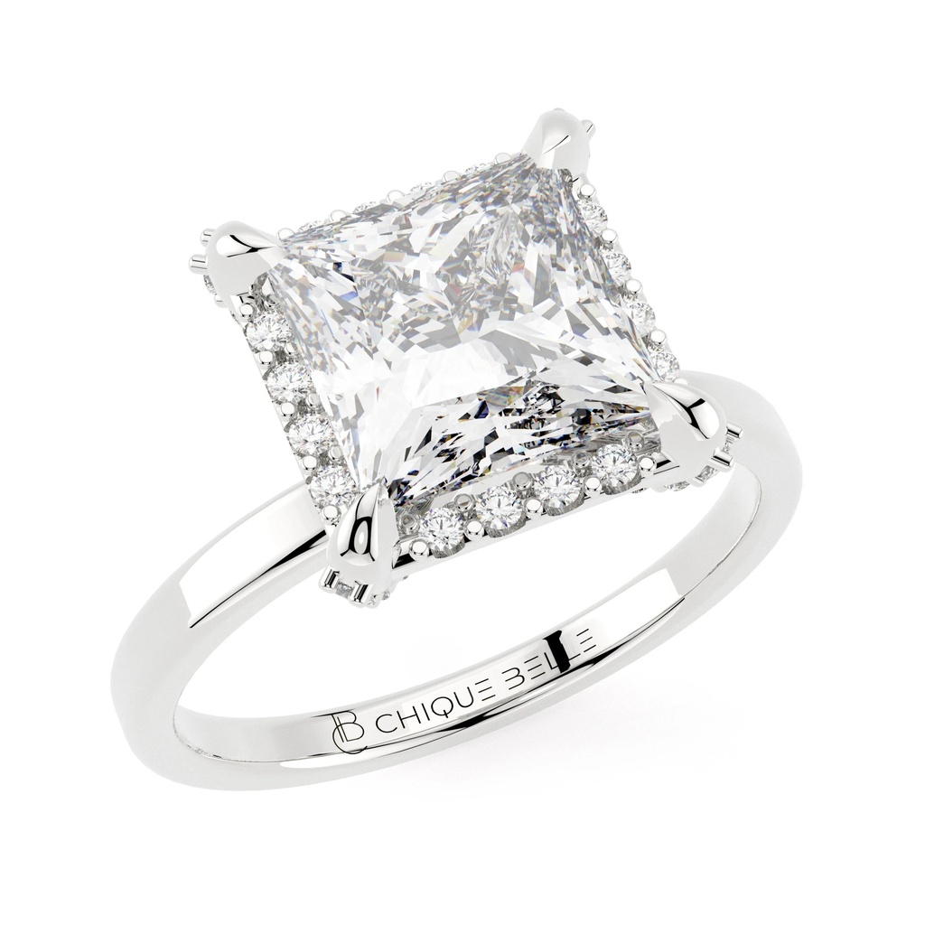 Angrec Halo Diamond Ring